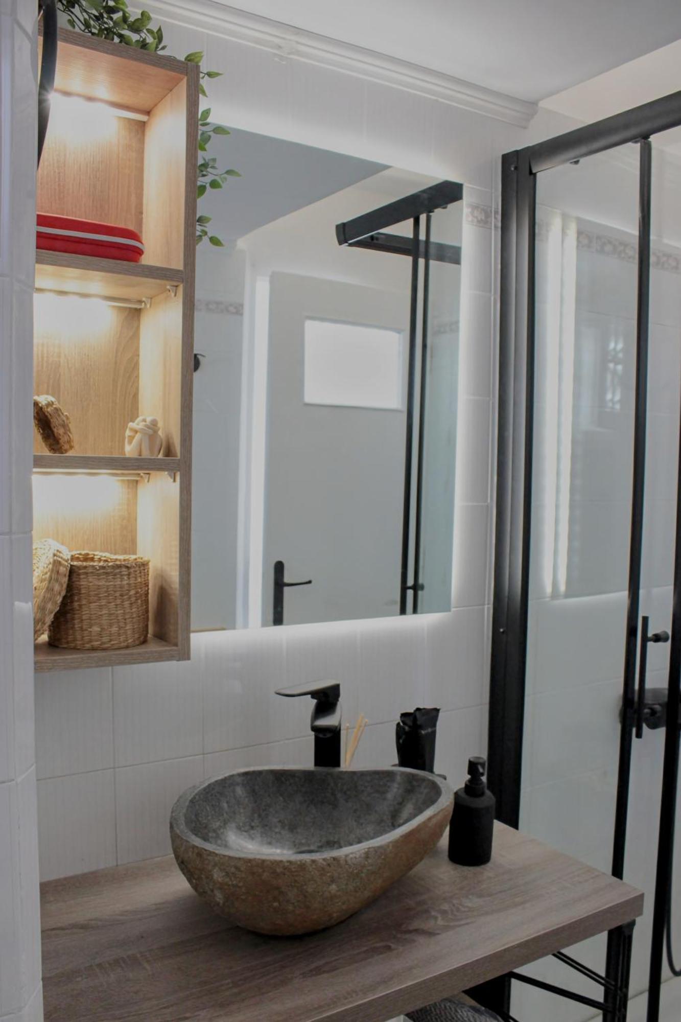 Lithi Stylish Apartments- Eco Luxury Apartment Tripiti